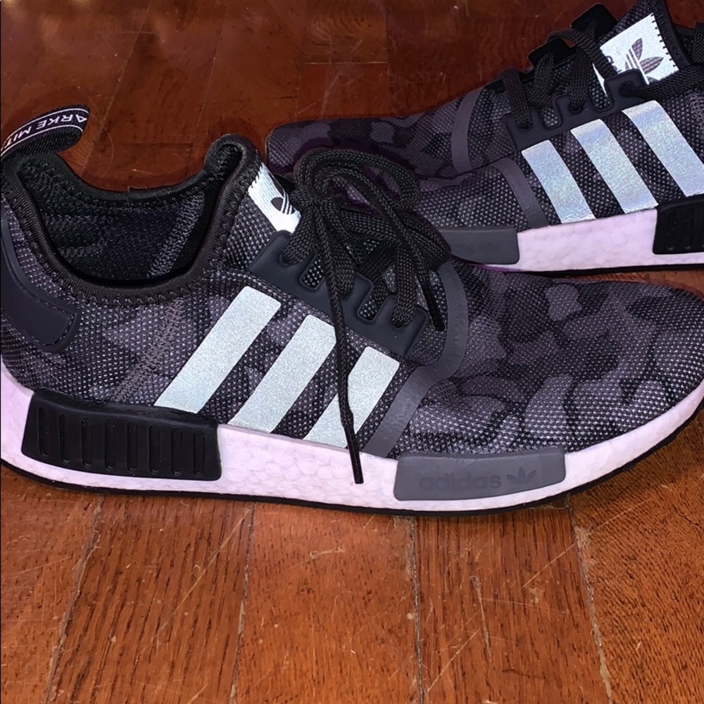 BRAND NEW NMDS